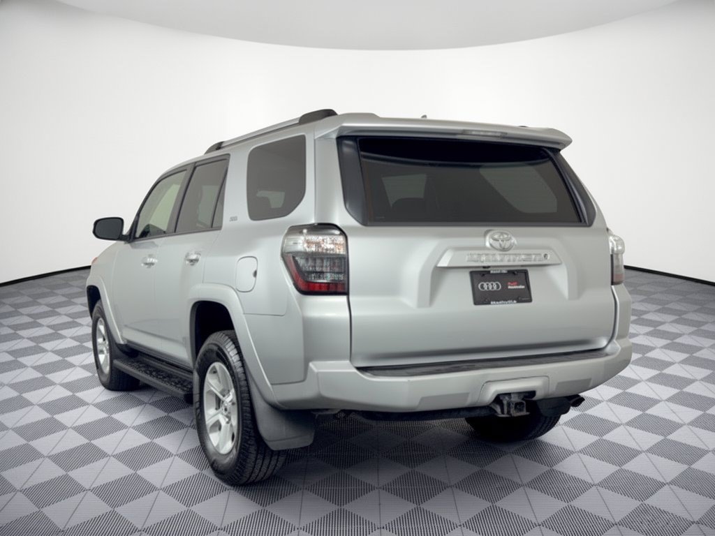 Used 2019 Toyota 4Runner SR5 AWD/4WD image 3