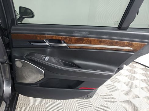 Used 2017 Genesis G90 3.3T Premium RWD image 26