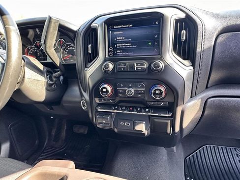 Used 2021 Chevrolet Silverado 1500 LT image 19