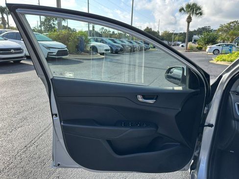 Used 2022 Hyundai Accent SEL image 36