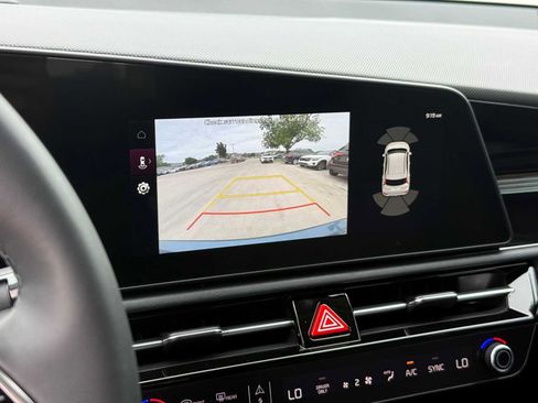 Certified 2026 Kia Niro FWD image 14
