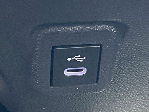 Certified 2025 Toyota Corolla SE image 31