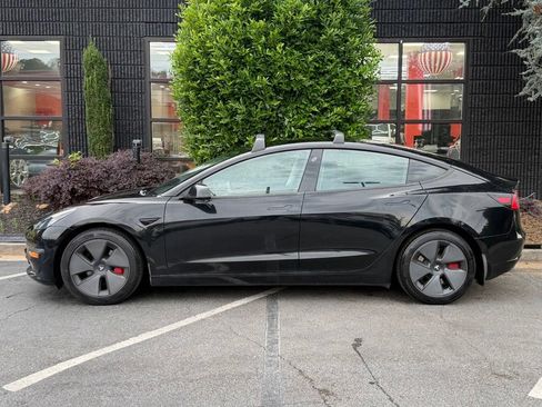 Used 2021 Tesla Model 3 Standard Range Plus RWD image 9