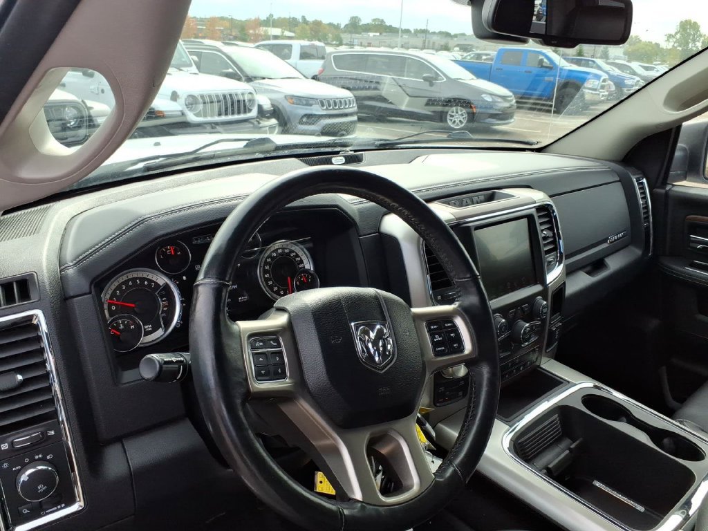 Used 2017 RAM 1500 Laramie AWD/4WD image 10