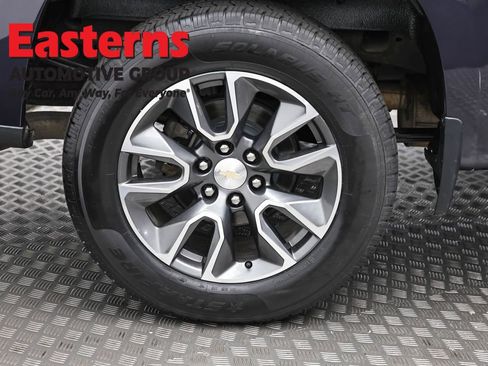 Used 2022 Chevrolet Silverado 1500 LT AWD/4WD image 33