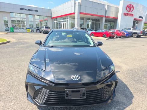 Certified 2025 Toyota Camry LE AWD/4WD image 2