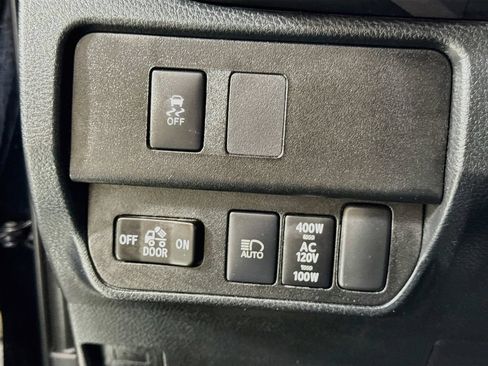 Used 2020 Toyota Tacoma TRD Off-Road w/ TRD Premium Off Road Package AWD/4WD image 21