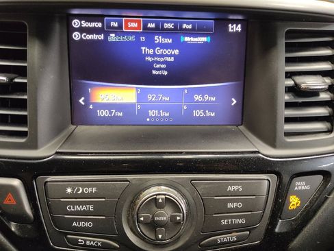 Used 2018 Nissan Pathfinder SV FWD image 25