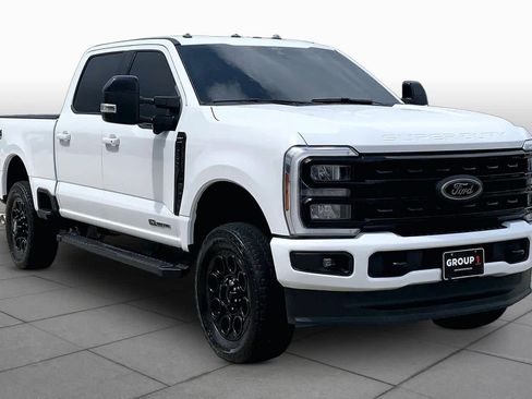 Used 2024 Ford F250 Lariat w/ Black Appearance Package AWD/4WD image 3