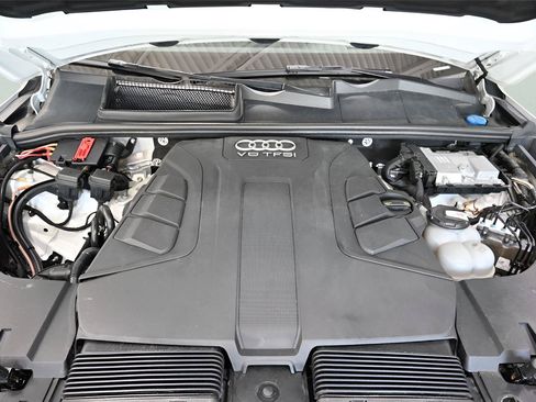 Used 2017 Audi Q7 3.0T Prestige w/ Prestige Package AWD/4WD image 33