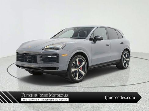 Used 2024 Porsche Cayenne S AWD/4WD image 1