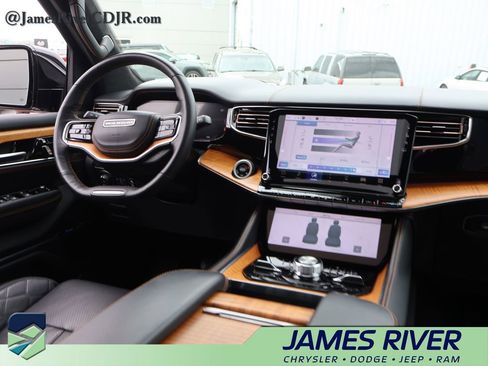 Used 2024 Jeep Grand Wagoneer L Series III AWD/4WD image 15