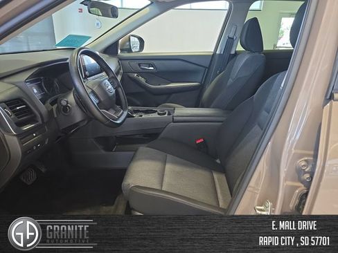 Used 2025 Nissan Rogue SV AWD/4WD image 9