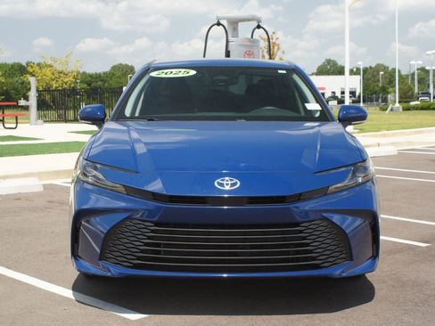 Used 2025 Toyota Camry LE image 23