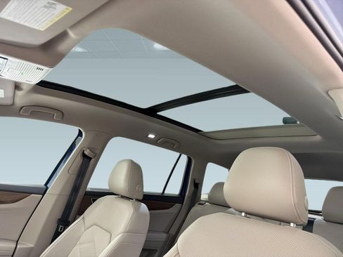 Used 2026 Volkswagen Atlas SE w/ Panoramic Sunroof Package FWD image 24