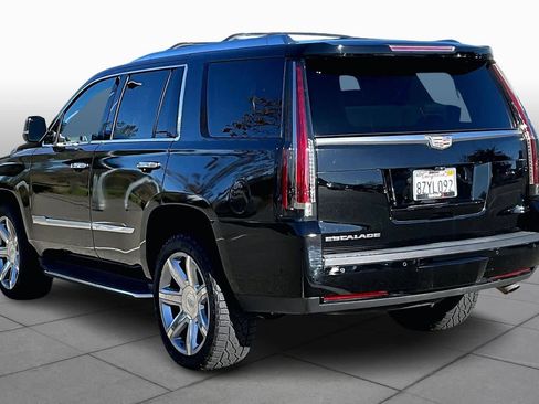 Used 2017 Cadillac Escalade Luxury image 11