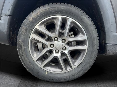 Used 2020 Jeep Compass Latitude image 9