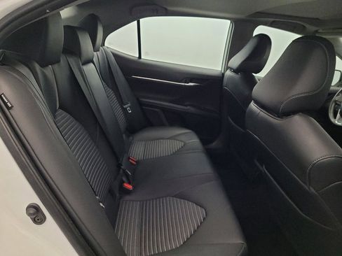 Used 2020 Toyota Camry SE FWD image 19