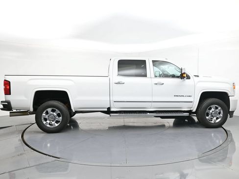 Used 2019 GMC Sierra 3500 Denali w/ Duramax Plus Package AWD/4WD image 4
