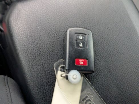 Used 2020 Toyota Tacoma TRD Sport w/ Phone Cable & Charge Package image 35