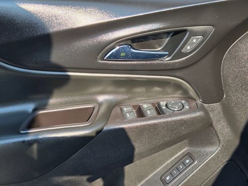 Used 2021 Chevrolet Equinox LT FWD image 21