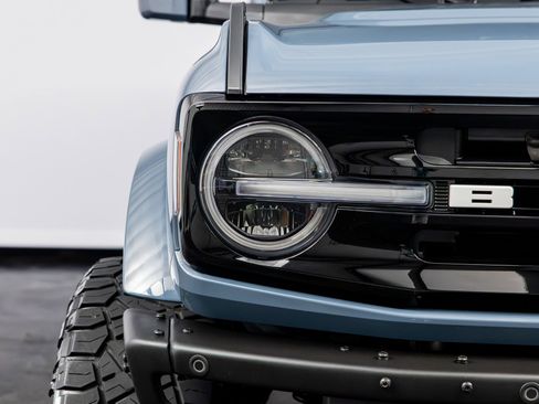 Used 2023 Ford Bronco Outer Banks AWD/4WD image 3