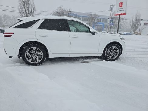 Used 2023 Genesis GV70 2.5T Advanced w/ Advanced Package image 9