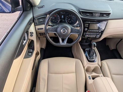 Used 2017 Nissan Rogue SV FWD image 13