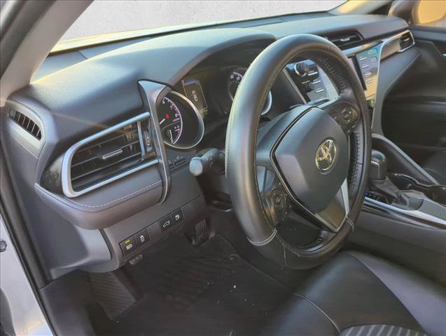 Used 2018 Toyota Camry SE w/ Convenience Package FWD image 12