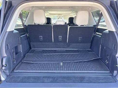 New 2026 Lincoln Navigator L Reserve AWD/4WD image 12