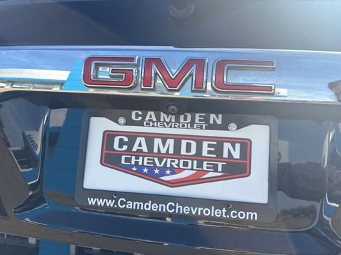 Used 2023 GMC Acadia SLT image 13