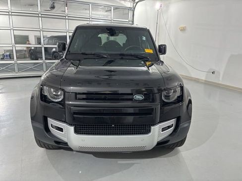 Used 2024 Land Rover Defender 110 S image 3