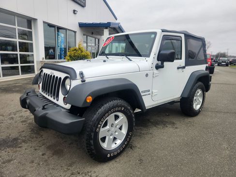 Used 2013 Jeep Wrangler Sport AWD/4WD image 5