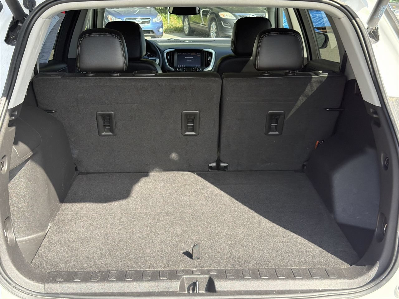 Used 2023 GMC Terrain SLT AWD/4WD image 21