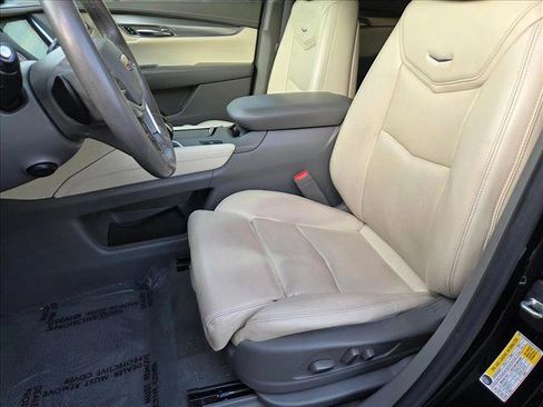 Used 2017 Cadillac XT5 Luxury w/ Driver Awareness Package image 16