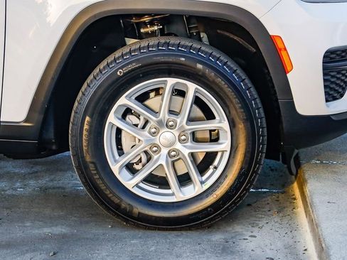 New 2025 Jeep Grand Cherokee Laredo X w/ Luxury Tech Group I image 11