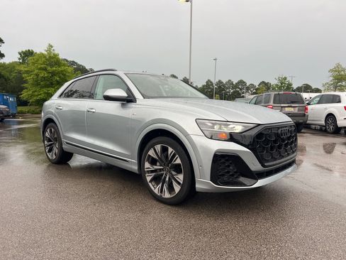 Used 2025 Audi Q8 Premium Plus w/ Premium Plus Package AWD/4WD image 3