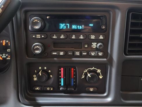 Used 2004 Chevrolet Silverado 1500 4x4 Extended Cab w/ Light Duty Power Package image 22