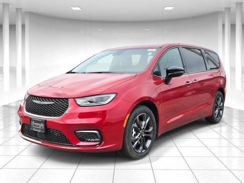 New 2026 Chrysler Pacifica Select FWD image 7