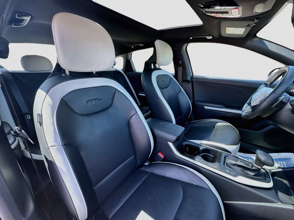 Certified 2025 Kia K4 GT-Line w/ GT-Line Premium Package FWD image 33