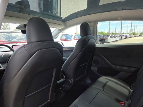 Used 2024 Tesla Model Y 2WD image 20