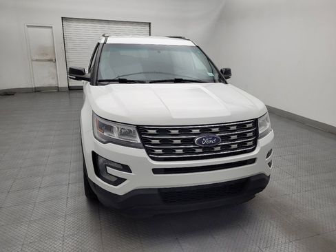 Used 2017 Ford Explorer XLT FWD image 14
