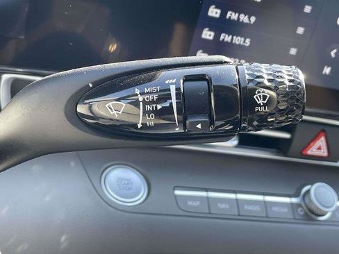 Used 2025 Hyundai Elantra SEL image 22