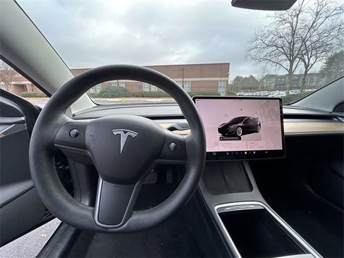 Used 2022 Tesla Model 3 Long Range image 9