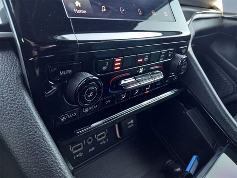 Used 2023 Jeep Grand Cherokee Altitude image 22