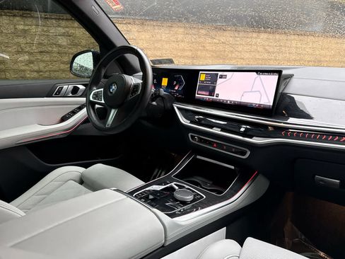 Certified 2024 BMW X5 xDrive40i w/ M Sport Package image 10