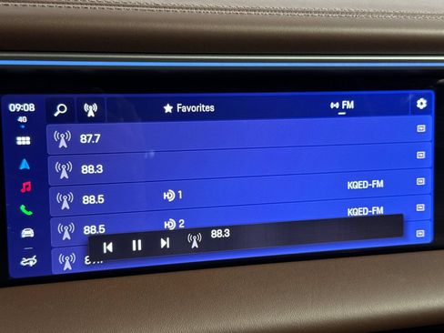 Certified 2025 Porsche Macan 4S Electric AWD/4WD image 22