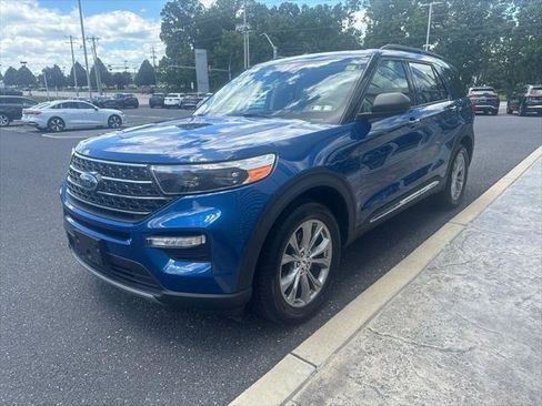 Used 2021 Ford Explorer XLT w/ Equipment Group 202A AWD/4WD image 34