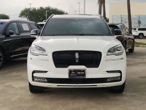 Used 2023 Lincoln Aviator Reserve w/ Equipment Group 201A AWD/4WD image 6