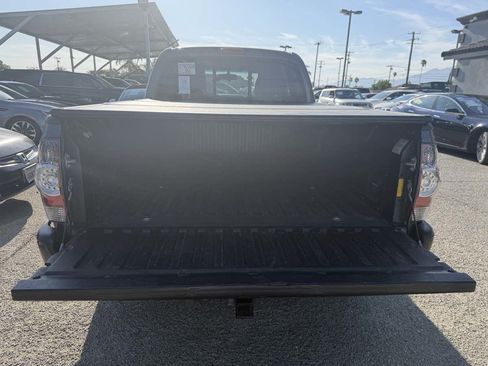 Used 2011 Toyota Tacoma PreRunner w/ TRD Sport Pkg RWD image 7